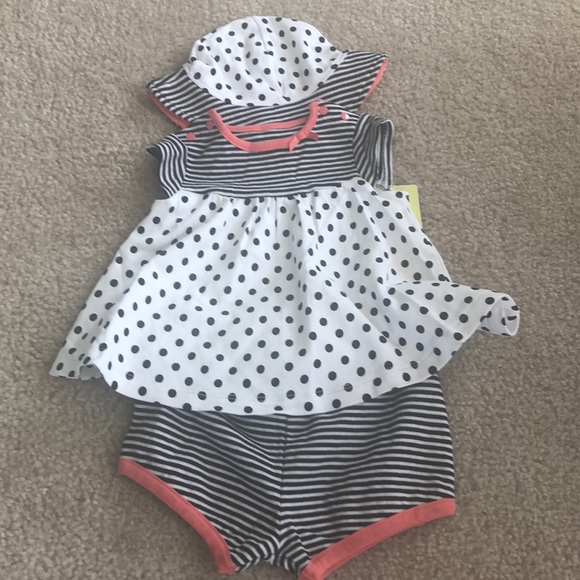 Baby size 6 months 3 piece outfit - Picture 1 of 2